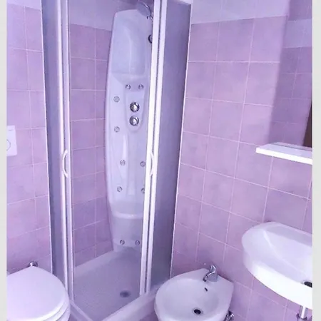 Modern Apartment, Large Terrace And Shared Pool Apartment *