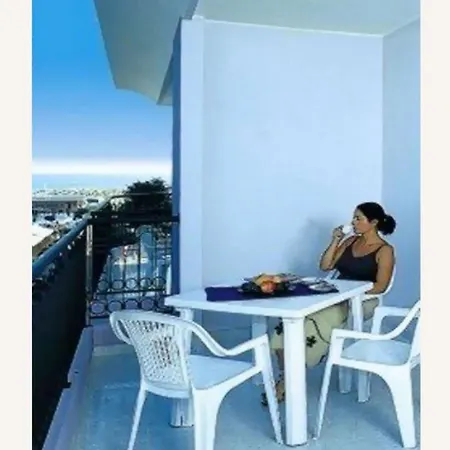 דירה Modern With Large Terrace