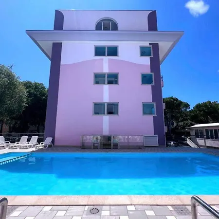 Modern Apartment, Large Terrace And Shared Pool Bibione