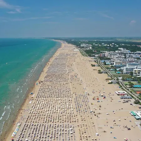 Modern Apartment, Large Terrace And Shared Pool * Bibione